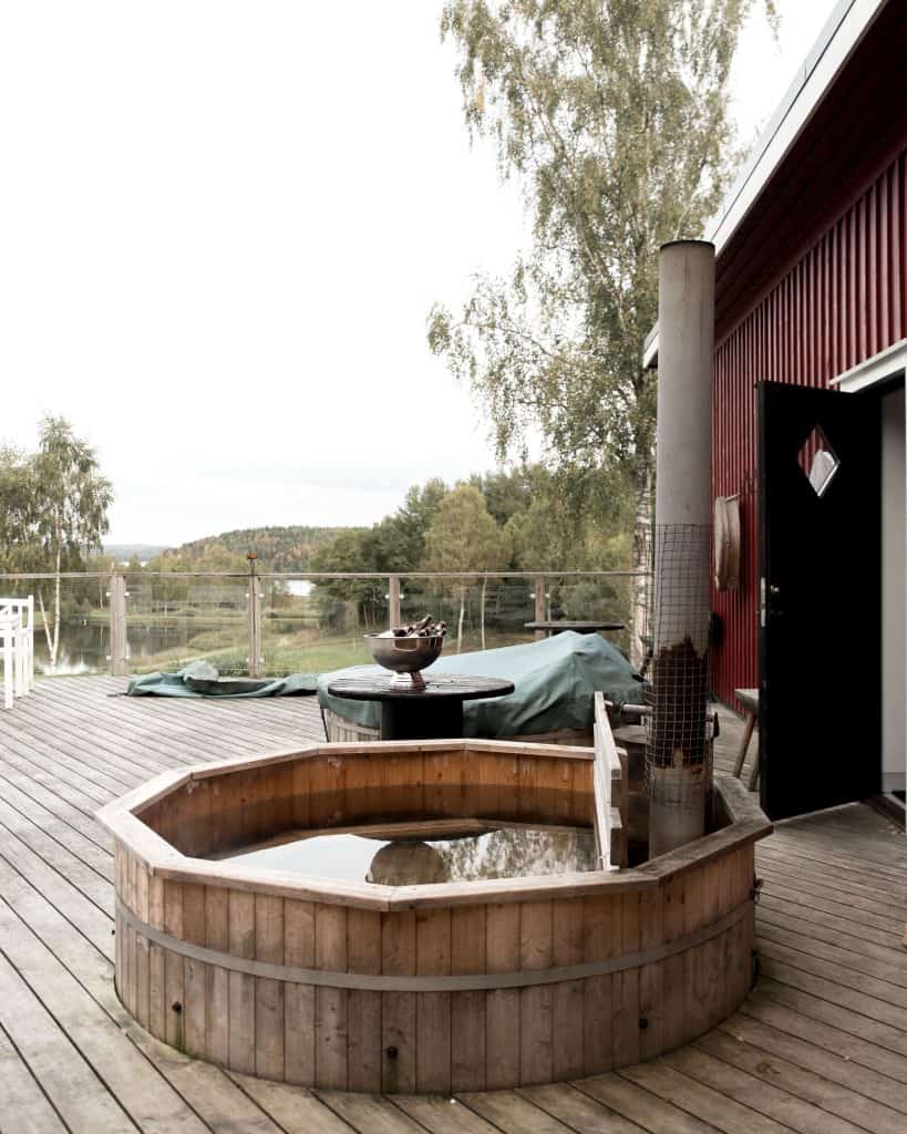 Bastu och bad nära vattnet på Sju Sjöar