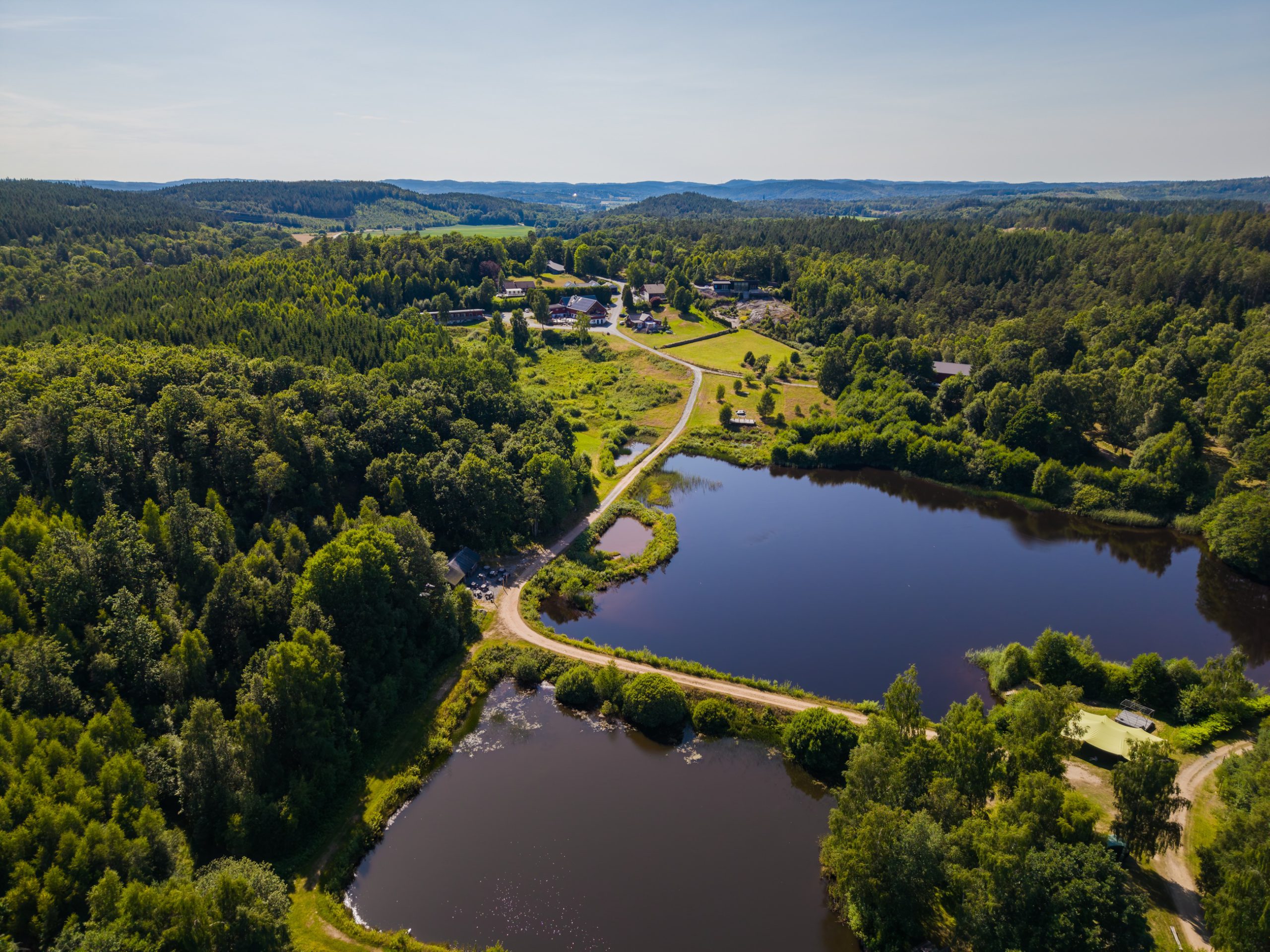Sju Sjöar och de omgivande sjöarna och skogarna sedda ovanifrån